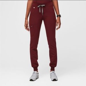 New with tags! SIZE SMALL FIGS JOGGERS ZAMORA BURGUNDY